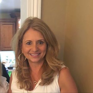 Meet your Posher, Flora